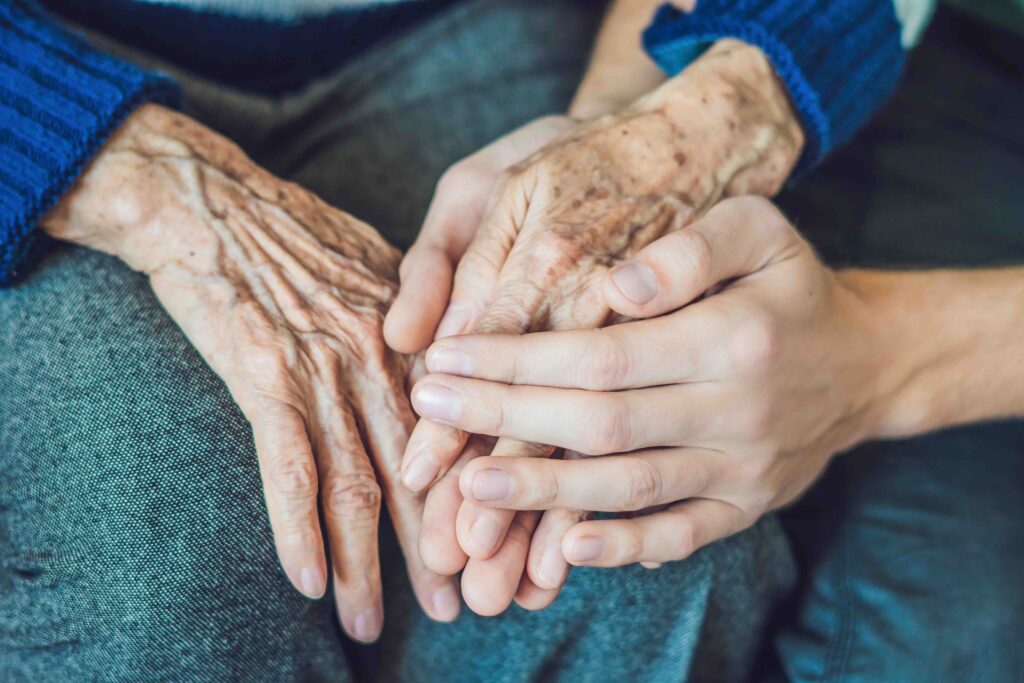 photo-of-an-elderly-woman's-hands