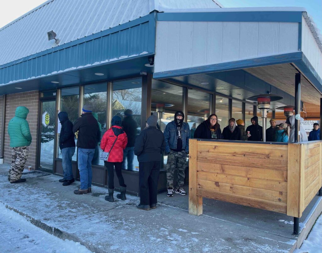 photo-of-long-line-outside-Missoula-weed-store